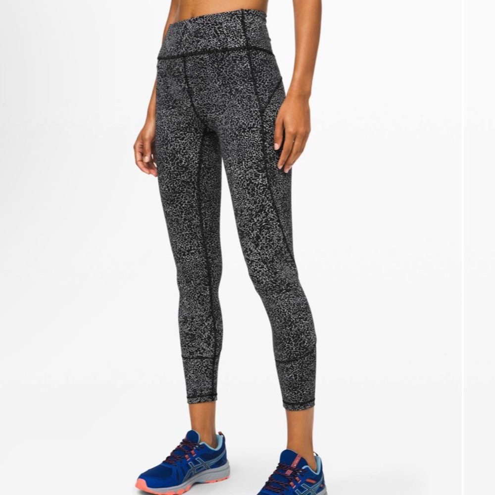 Lululemon In Movement Tight 25" *Everlux Polar Shift Ice Grey Black